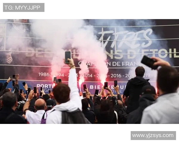 高清足球明星麻袋图片展示让你领略球场风采与魅力